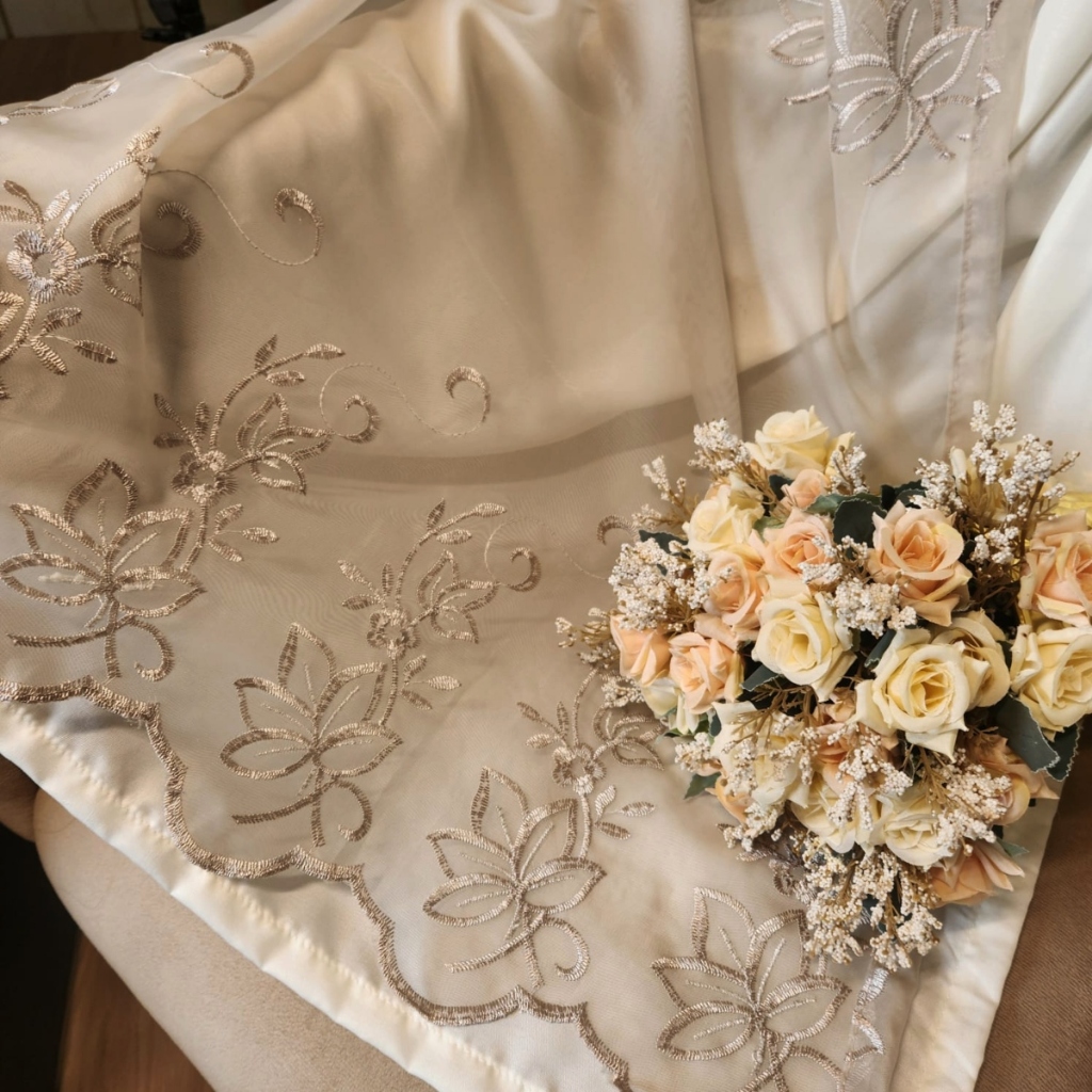 Cortina Voil Bordado com Microfibra 4 metros de largura Sala/Quarto