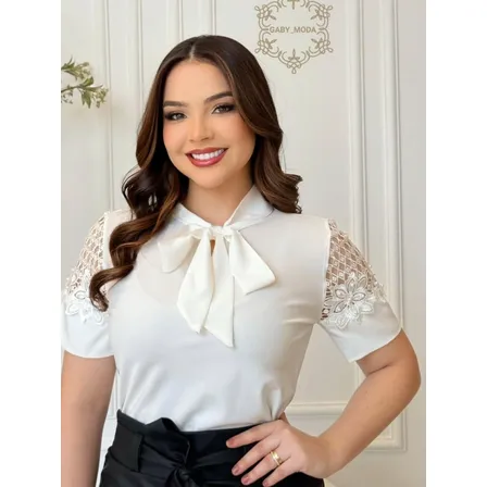 Blusa Feminina Manga Curta Renda Na Manga Gola Laço